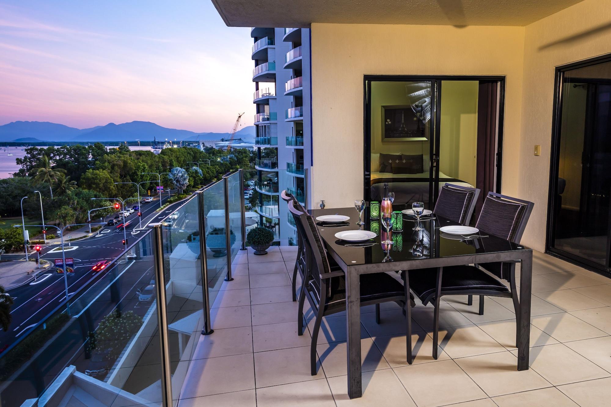 Jack And Newell Holiday Apartments Кернс Екстер'єр фото